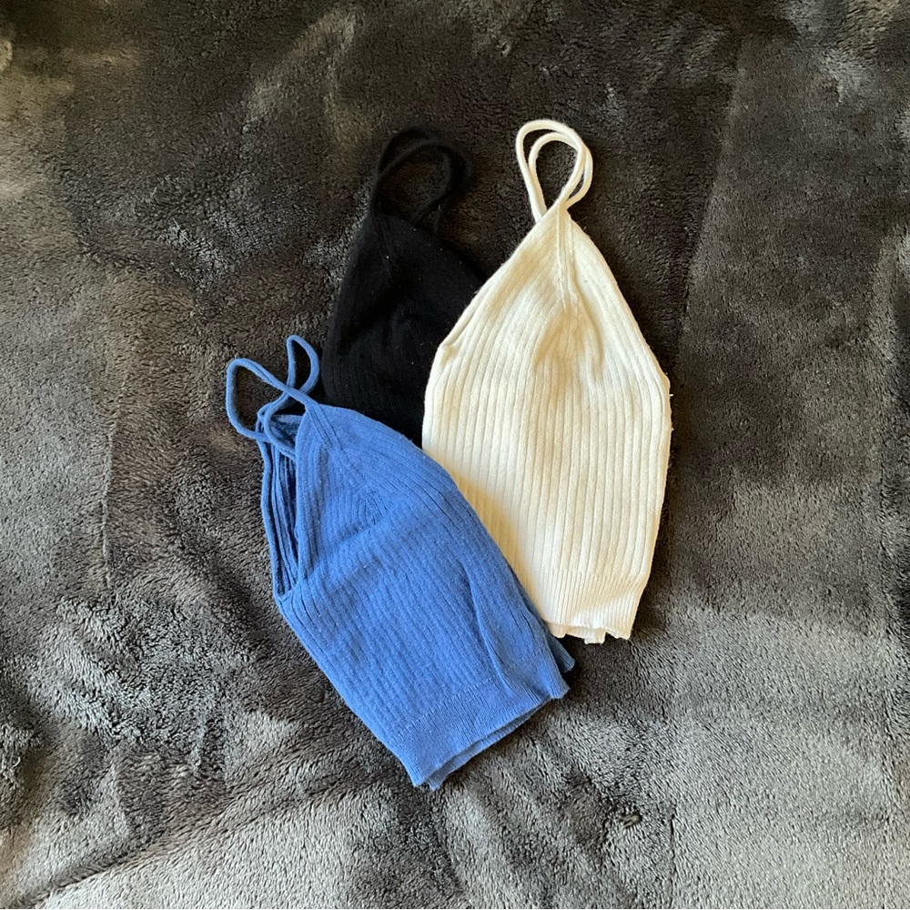 Set of 3, cropped knitted tank tops!